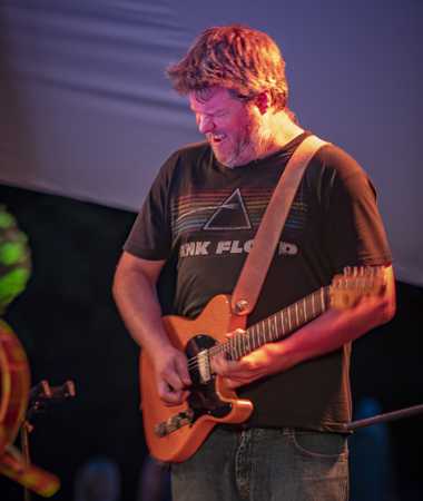Trippin Billies Guitarist